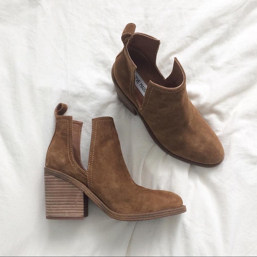 Steve Madden taupe bootie